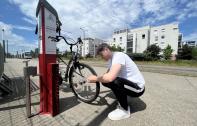 Mobilité douce : une nouvelle borne de réparation de vélo installée !