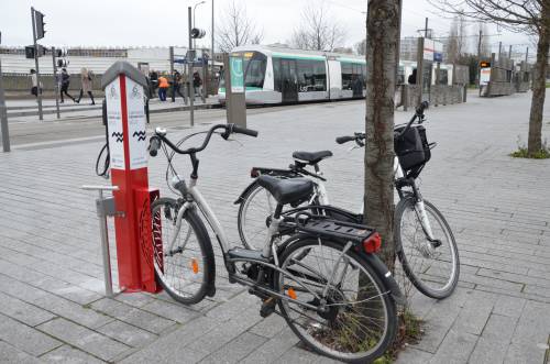 Les bornes de réparation de vélo  2 en 1 sont arrivées !