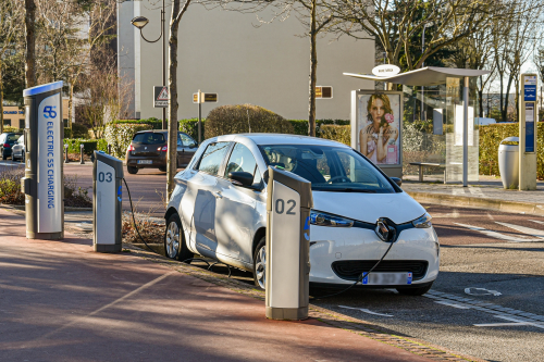 Voitures électriques : bornes de recharge 