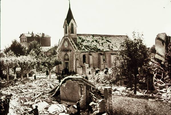 Une ville agricole et industrielle ravagée par la Seconde Guerre Mondiale 