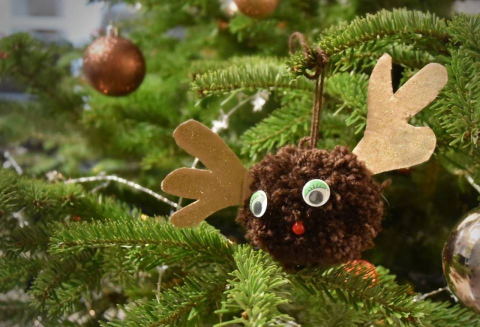 Activité enfant : les pompons de Noël