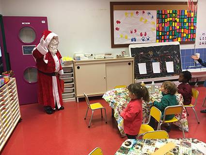 Tournée du Père Noël dans les écoles