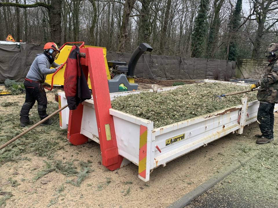 Action éco-responsable  : distribution gratuite de broyat et de caissettes de stockage