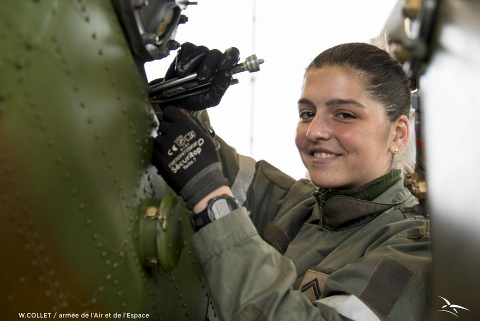 Journée de la femme : découvrez le témoignage de Lola, mécanicienne de la Base aérienne 107