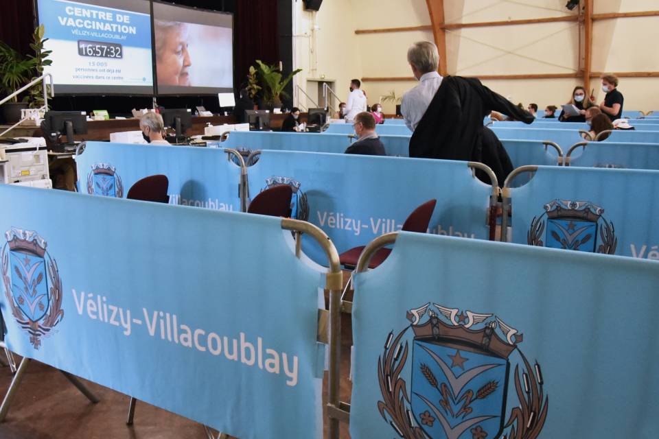 Centre de vaccination Velizy-Villacoublay  : témoignages des agents municipaux