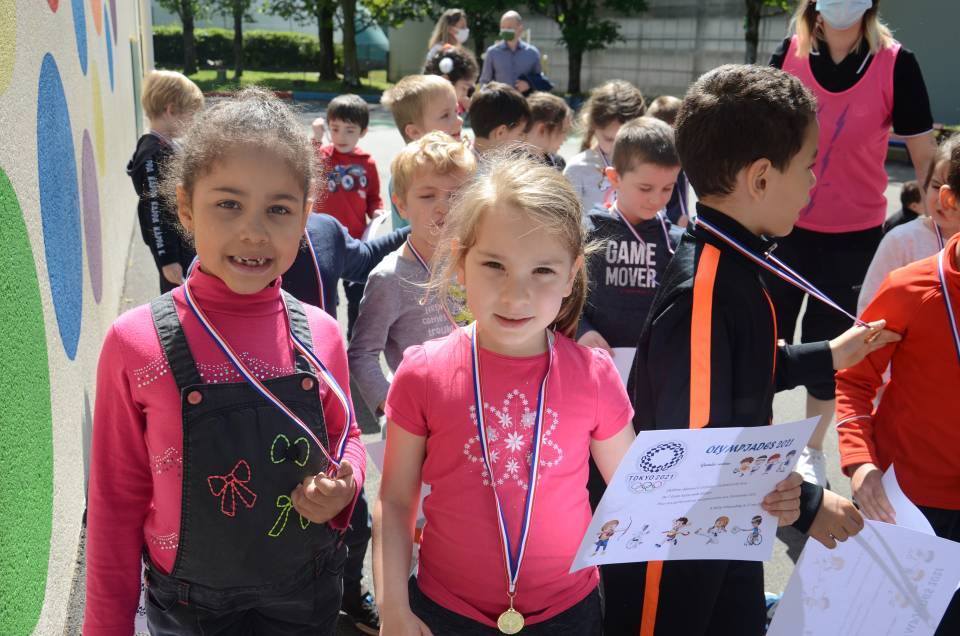 Olympiades dans les maternelles : les petits champions à fond !