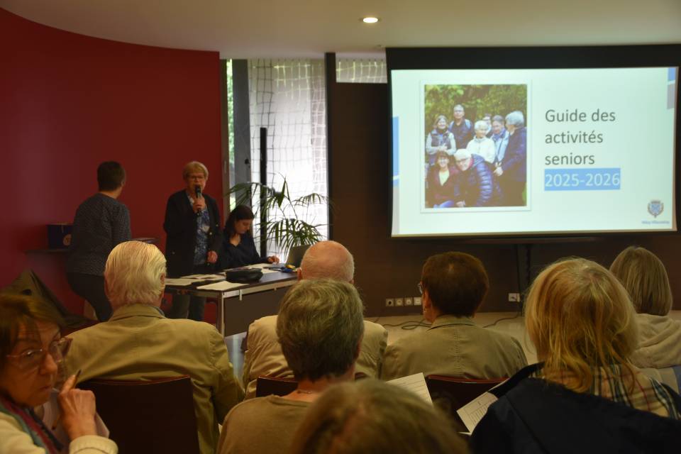 Réunion de présentation des ateliers pour les seniors du second semestre 2026 - 2027